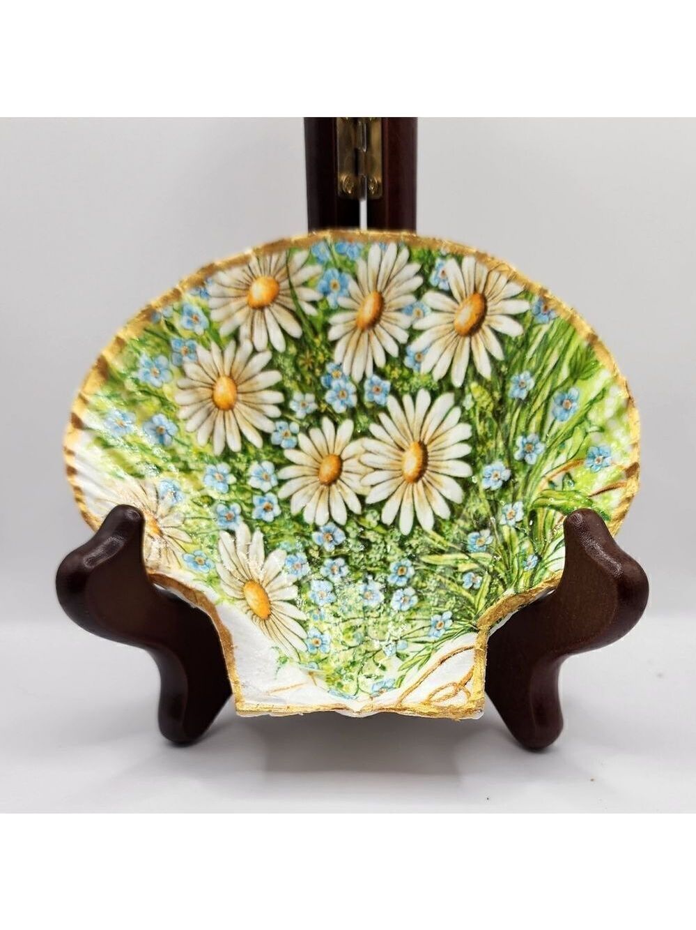 SCALLOPED FAN SHELL 
